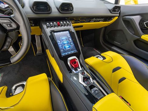 Used 2020 Lamborghini Huracan EVO RWD image 33