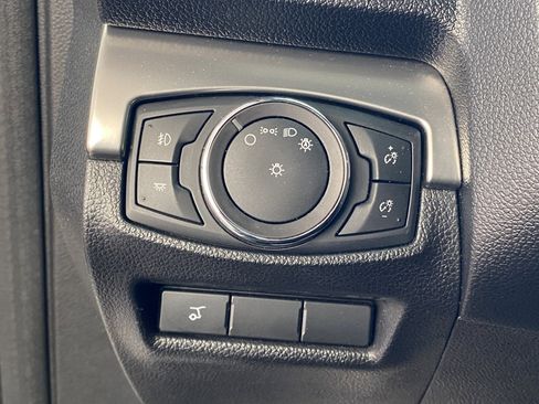 Used 2018 Ford Explorer XLT w/ Equipment Group 202A image 35