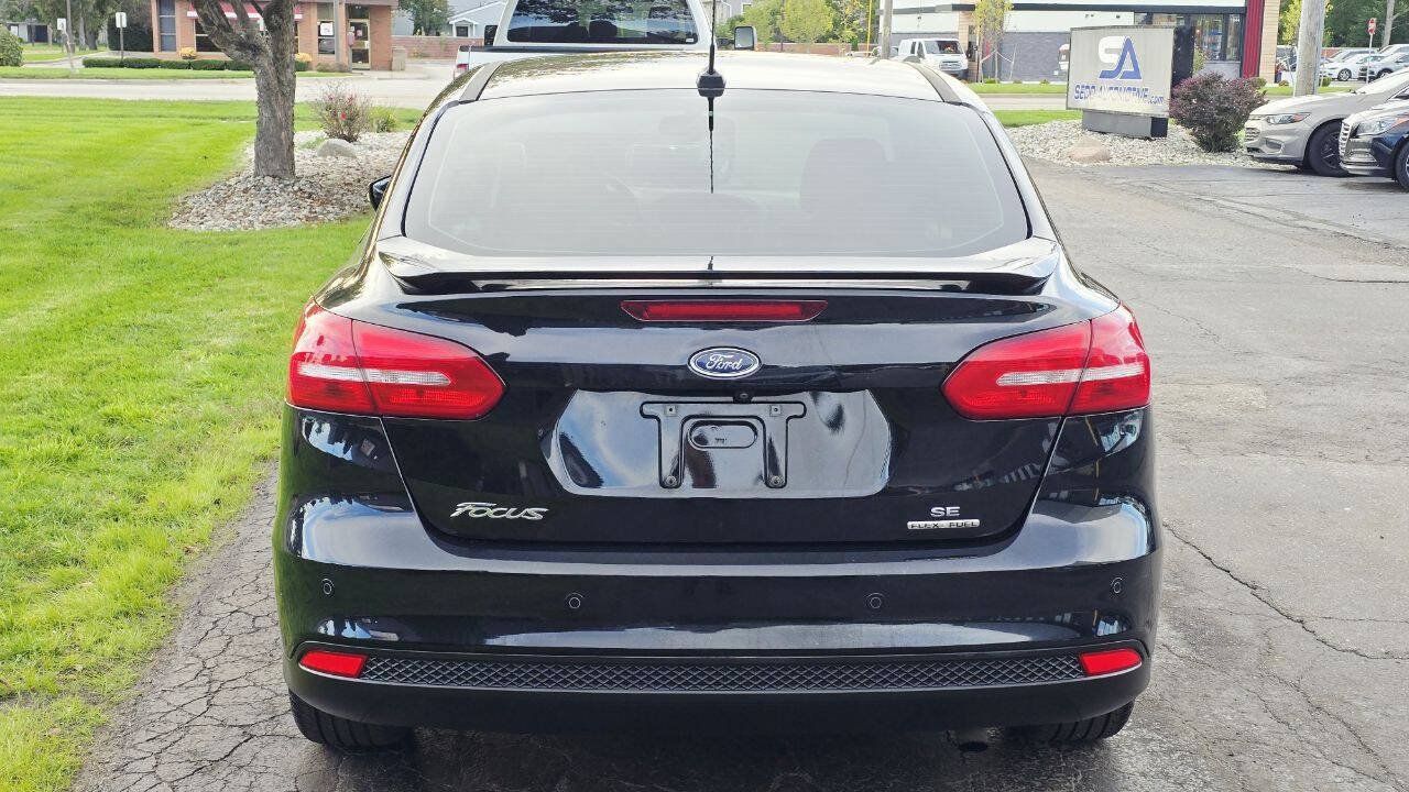Used 2016 Ford Focus SE w/ Equipment Group 201A FWD image 5