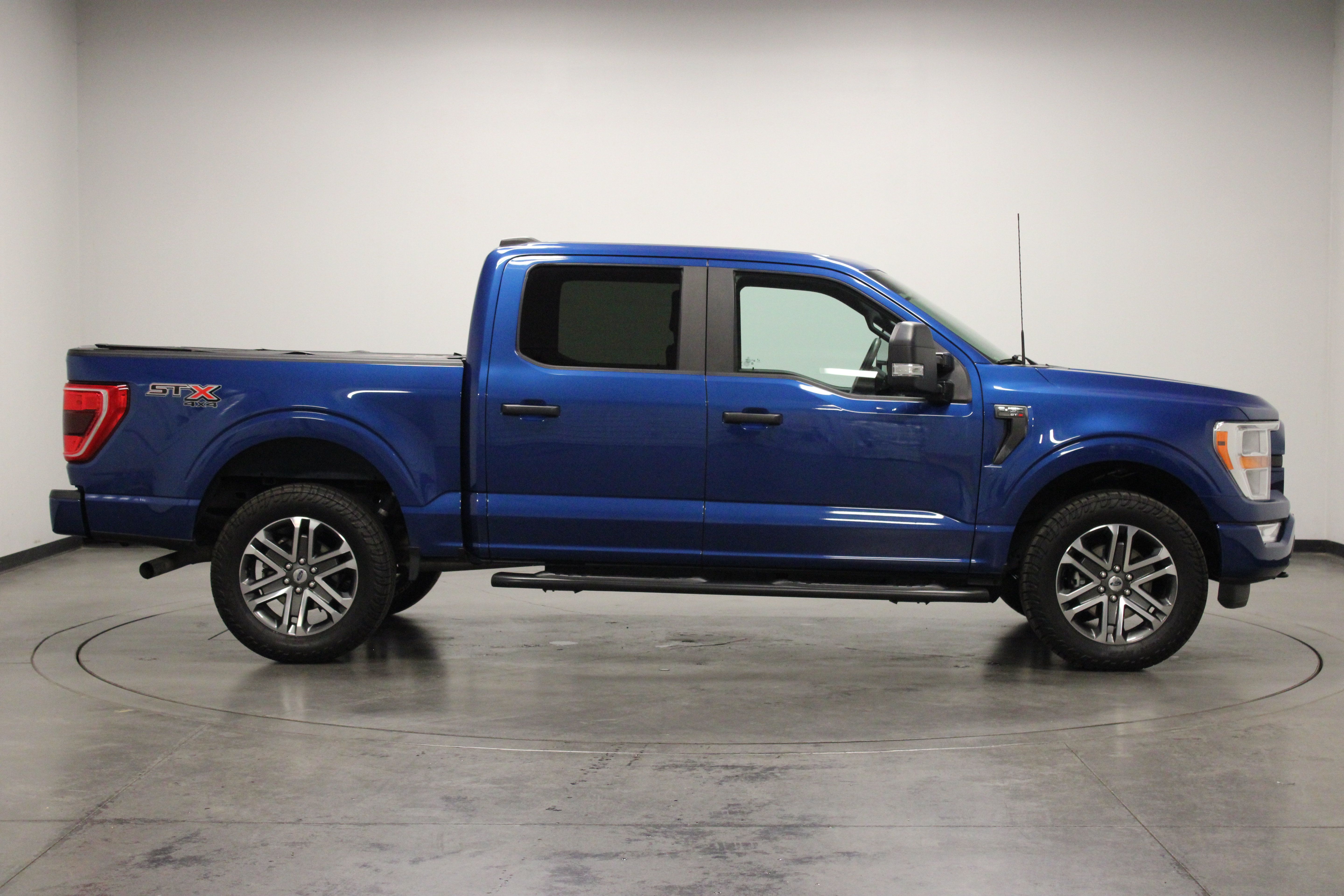 Used 2022 Ford F150 XL w/ STX Appearance Package AWD/4WD image 9