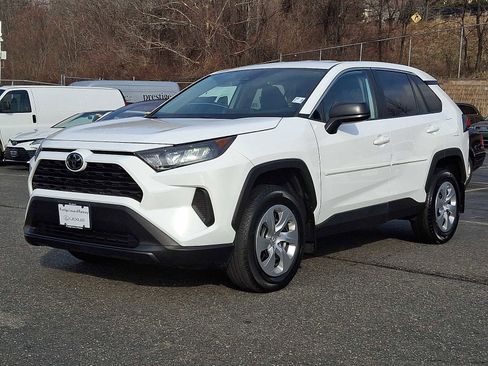 Used 2022 Toyota RAV4 LE image 1