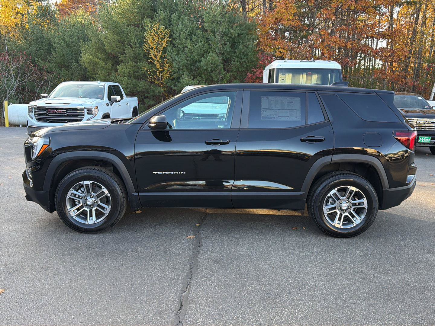 New 2027 GMC Terrain Elevation w/ LPO, Floor Liner Package AWD/4WD image 2