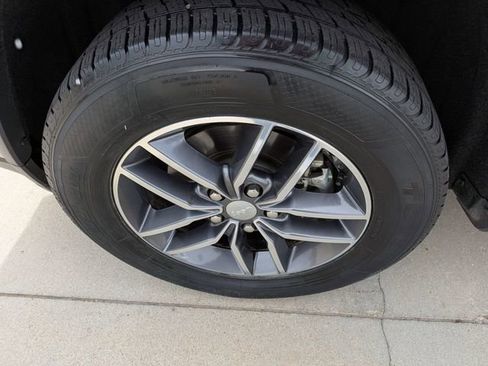 Used 2018 Jeep Grand Cherokee Limited w/ Trailer Tow Group IV AWD/4WD image 13