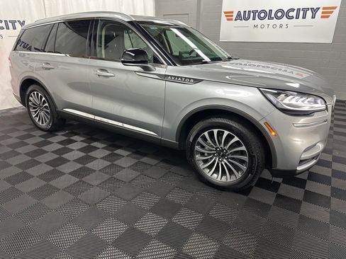Used 2024 Lincoln Aviator Premiere w/ Premium Package image 2