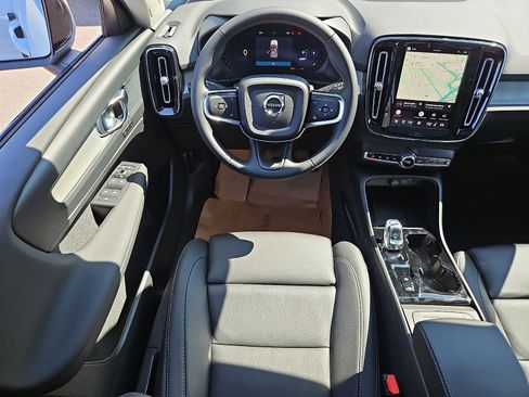 New 2026 Volvo XC40 B5 Plus w/ Climate Package AWD/4WD image 9