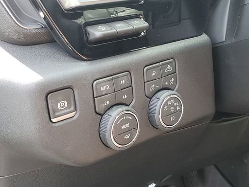 New 2026 Chevrolet Silverado 1500 High Country w/ High Country Premium Package AWD/4WD image 35