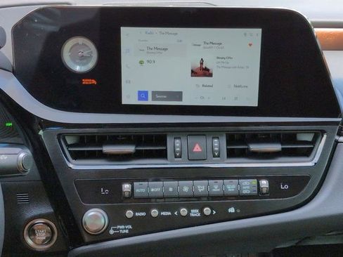 Used 2025 Lexus ES 350 w/ Premium Package FWD image 18