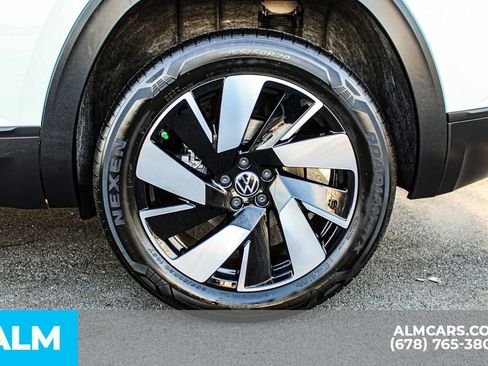 Used 2025 Volkswagen Atlas Cross Sport SE image 16