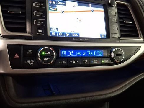 Used 2018 Toyota Highlander Limited Platinum w/ Protection Package #3 image 17