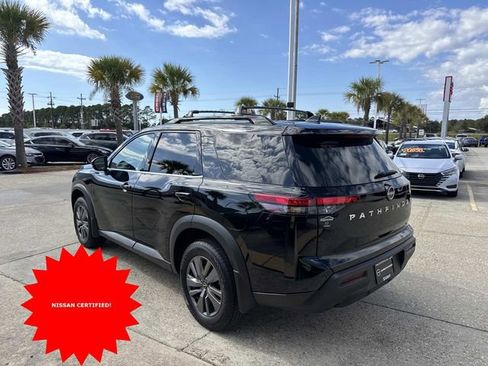 Certified 2024 Nissan Pathfinder SV image 4