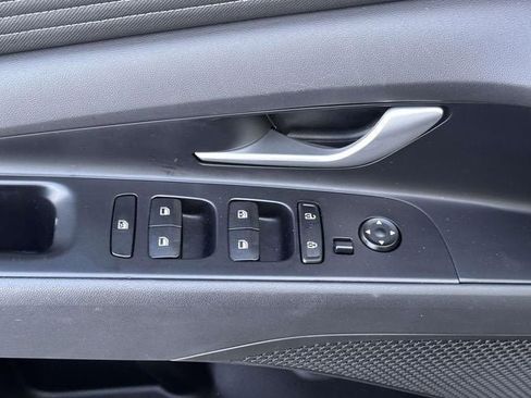 Used 2025 Hyundai Elantra SEL image 14