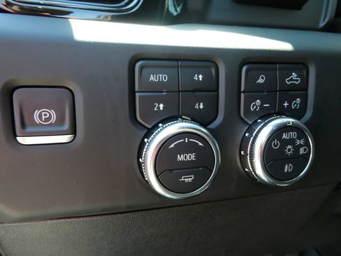 Certified 2024 GMC Sierra 2500 AT4 w/ AT4 Premium Plus Package AWD/4WD image 28