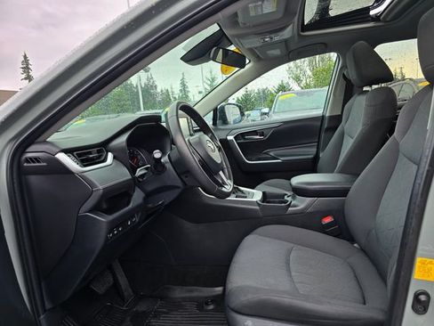 Used 2019 Toyota RAV4 XLE AWD/4WD image 22