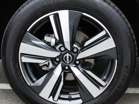 Certified 2025 Nissan Rogue SL w/ SL Premium Package image 10