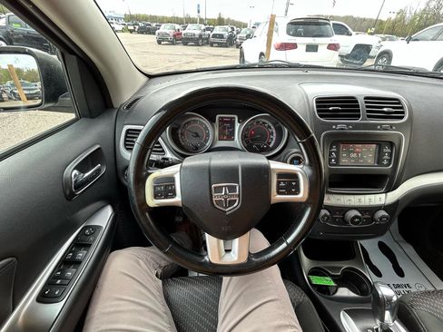 Used 2012 Dodge Journey SXT FWD image 27