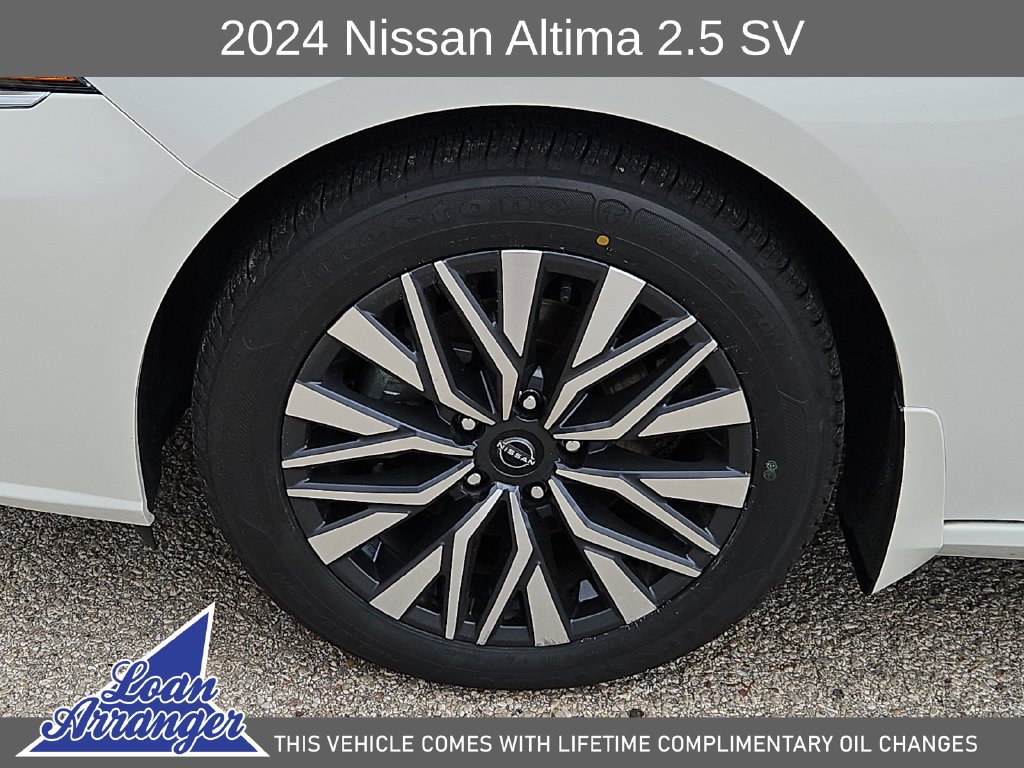 Used 2024 Nissan Altima 2.5 SV FWD image 17
