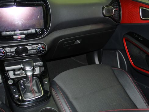 Used 2023 Kia Soul GT-Line w/ GT-Line Technology Package image 17