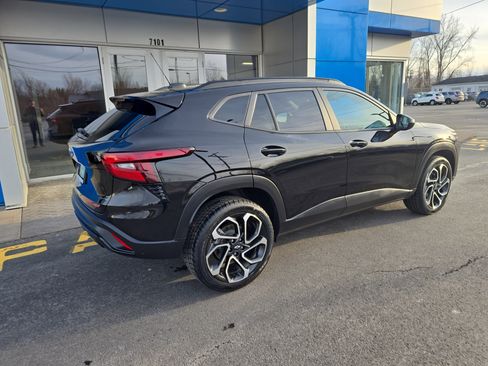 Used 2024 Chevrolet Trax RS image 12