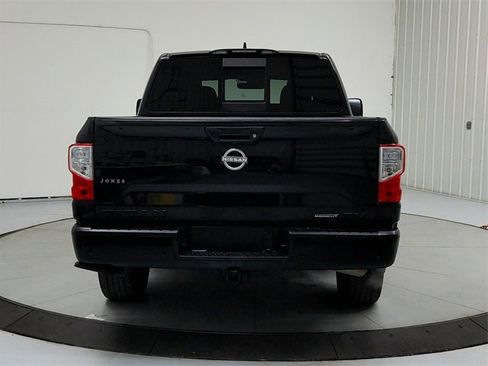 Used 2023 Nissan Titan SV w/ SV Convenience Package image 6