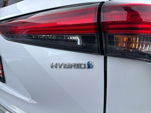 Used 2024 Toyota Highlander Platinum image 9