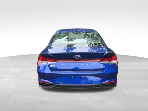 Used 2023 Hyundai Elantra SEL w/ Convenience Package FWD image 4