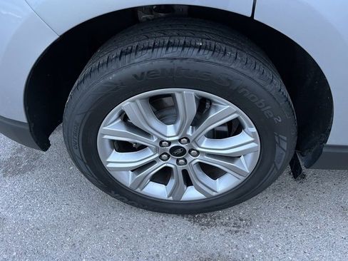 Used 2024 Ford Edge Titanium image 17