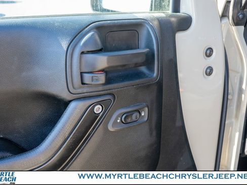 Used 2017 Jeep Wrangler Unlimited Rubicon image 17