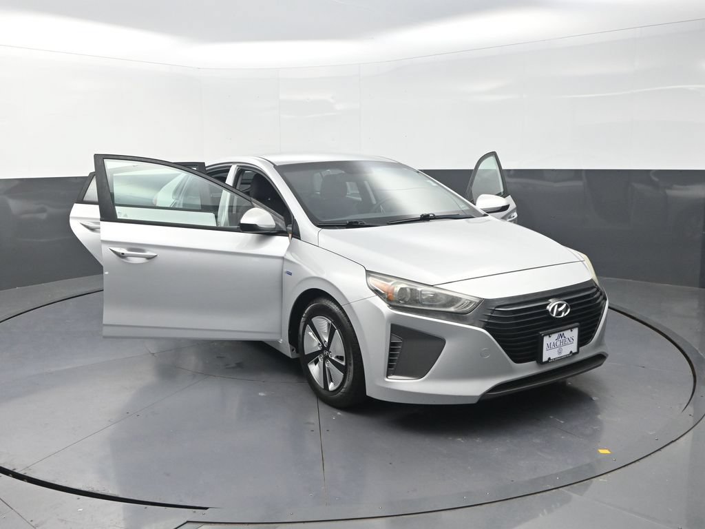Used 2018 Hyundai Ioniq Blue FWD image 29