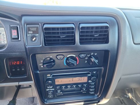 Used 2004 Toyota Tacoma 4x4 Xtracab V6 image 28