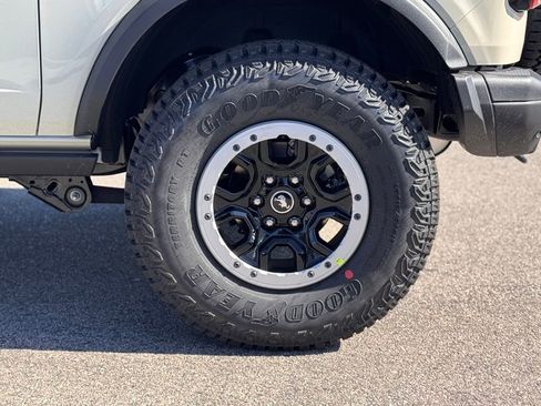New 2026 Ford Bronco Badlands image 14
