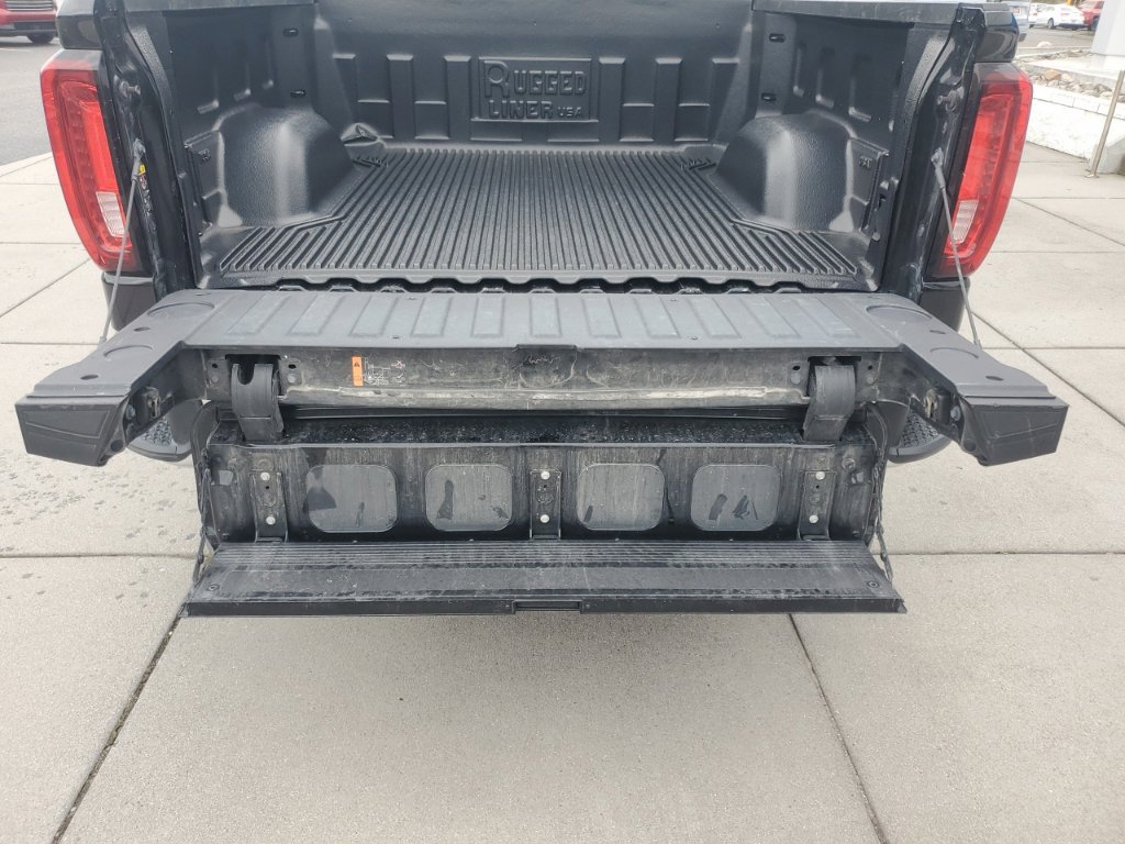 Used 2025 GMC Sierra 1500 SLT AWD/4WD image 19