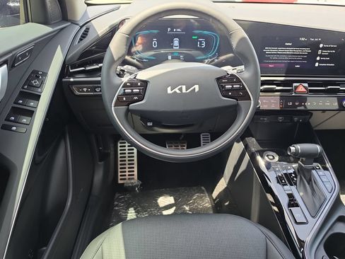 New 2026 Kia Niro SX Touring FWD image 14