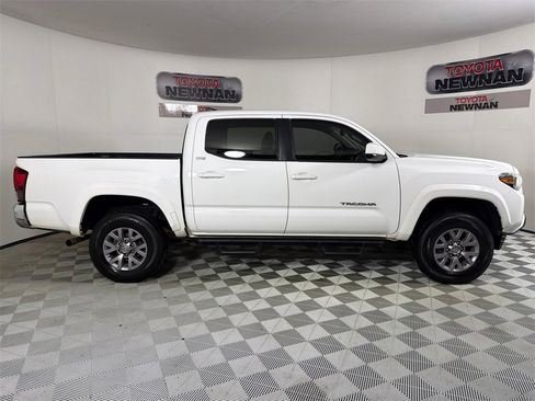 Used 2019 Toyota Tacoma SR5 image 2