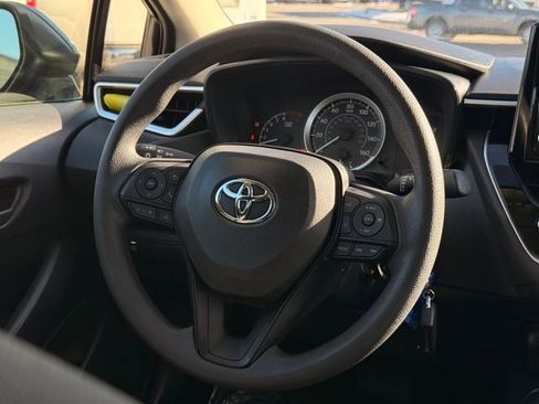 Used 2022 Toyota Corolla LE image 19