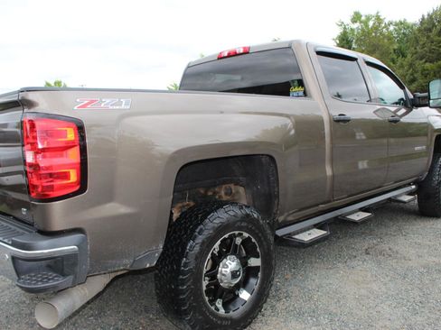 Used 2015 Chevrolet Silverado 2500 LT w/ Z71 Package, Off-Road AWD/4WD image 9
