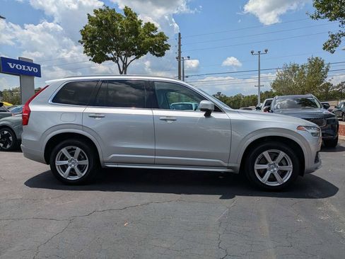 Used 2022 Volvo XC90 T5 Momentum AWD/4WD image 7