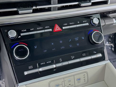 Certified 2025 Hyundai Santa Fe SEL FWD image 22