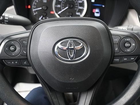 Used 2022 Toyota Corolla LE image 10