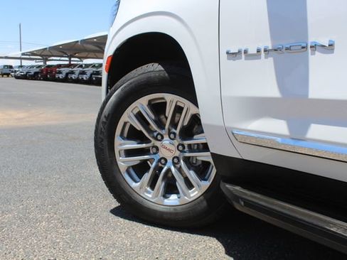 Used 2022 GMC Yukon SLT w/ SLT Premium Package AWD/4WD image 13