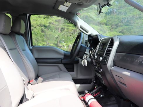 Used 2018 Ford F550 4x4 SuperCab Super Duty image 4