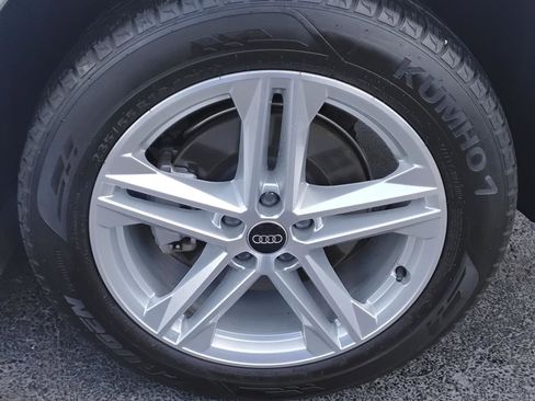 Certified 2024 Audi Q5 e Premium w/ Convenience Package image 11