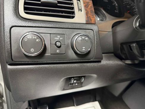 Used 2013 GMC Sierra 2500 Denali w/ Suspension Package, Off-Road AWD/4WD image 15