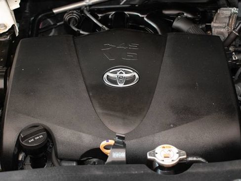 Used 2019 Toyota Highlander Limited AWD/4WD image 4