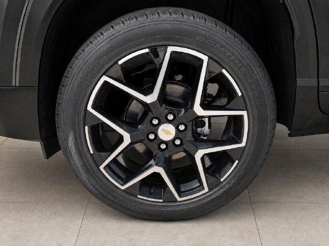 New 2026 Chevrolet Traverse High Country w/ LPO, Floor Liner Package FWD image 17