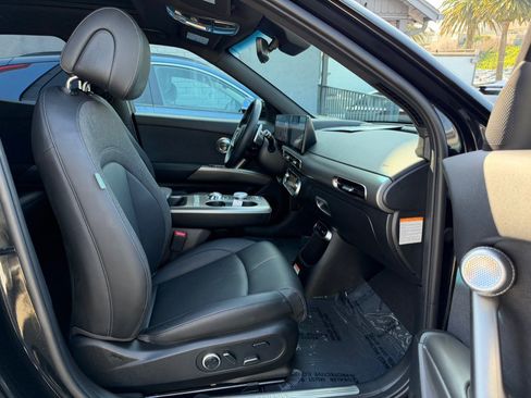 Used 2024 Genesis GV60 RWD image 41