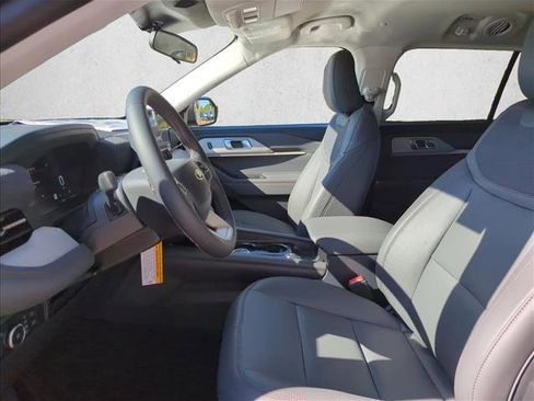 New 2026 Ford Explorer Active w/ Active Comfort Package image 4
