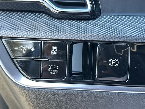 New 2025 Kia Sportage LX image 14