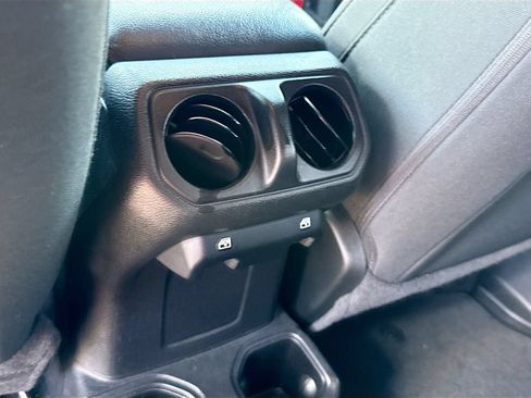 Used 2022 Jeep Wrangler Unlimited Sport AWD/4WD image 28