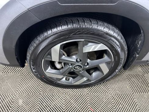 Certified 2023 Hyundai Venue SEL image 10