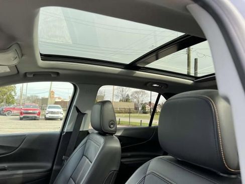 Used 2022 Chevrolet Equinox Premier AWD/4WD image 16